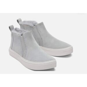 Tom’s Bryce leather grey faux fur lined sneaker bootie size 6